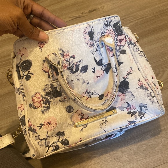 Betsy Johnson 💕 - Picture 7 of 9